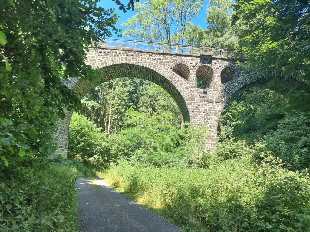 Eisenbahnviadukt bei Bassenheim