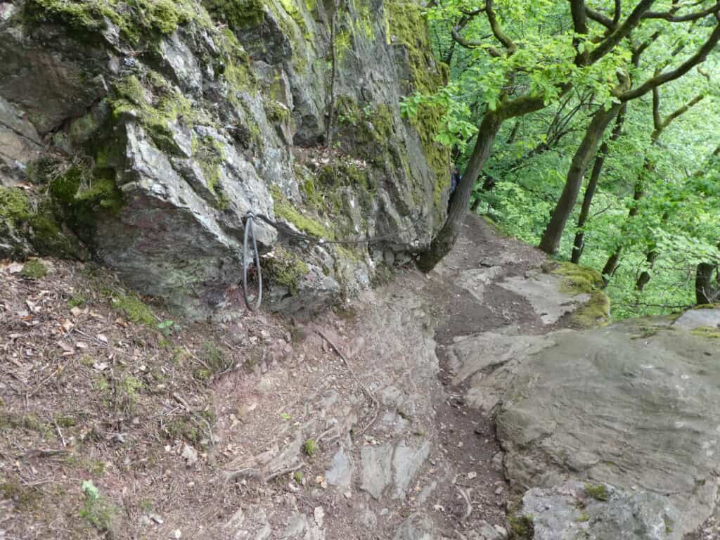 Felsiger Wanderweg bei Trechtingshausen