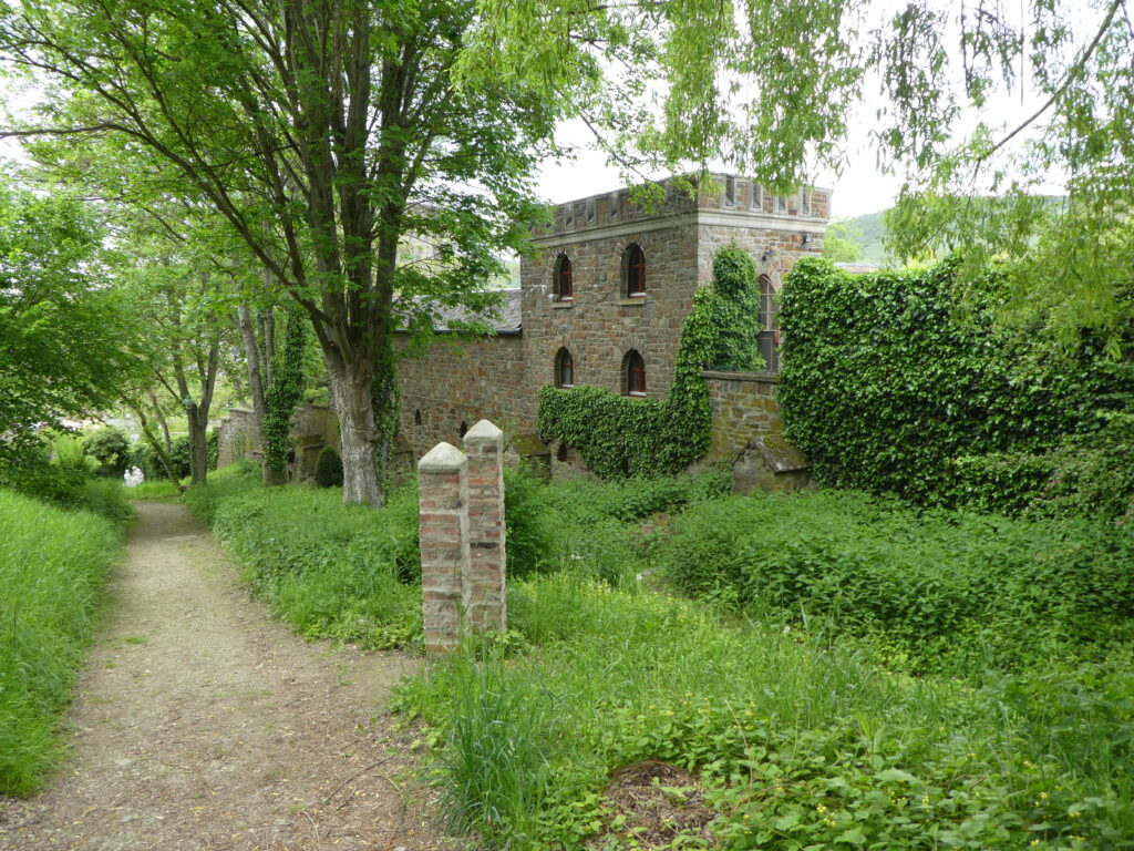 Burg Honeck Niederheimbach