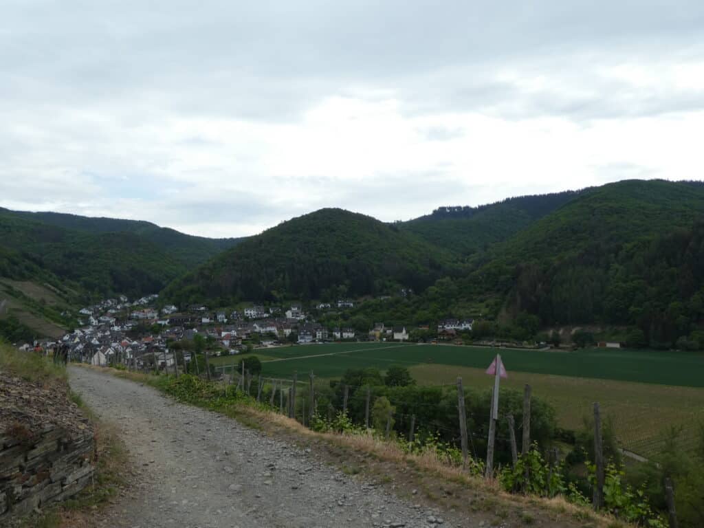 Rotweinwanderweg